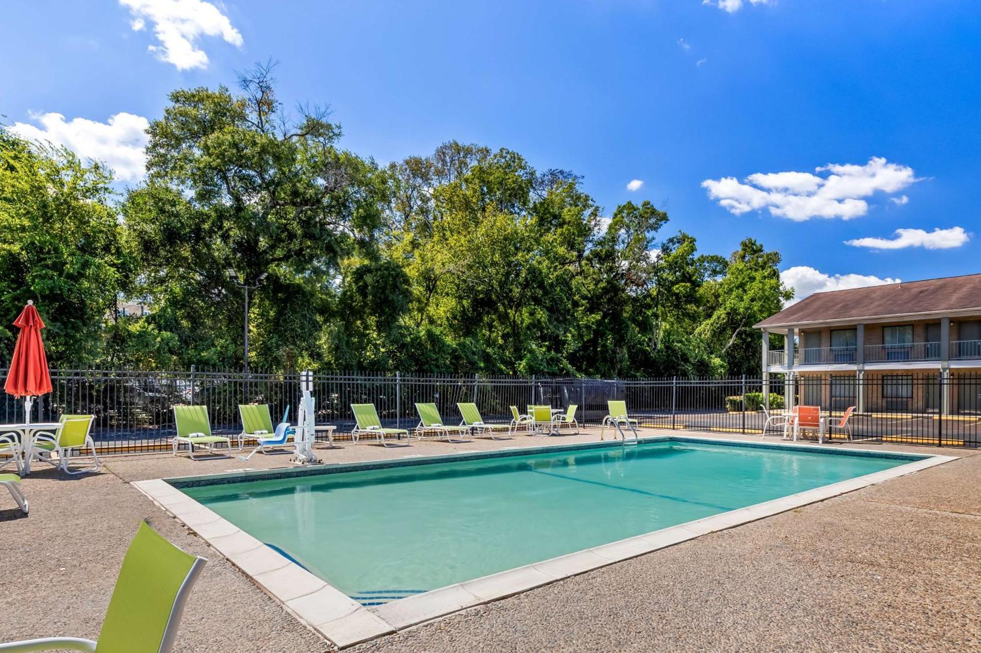 Surestay Plus By Best Western Beaumont Exterior photo